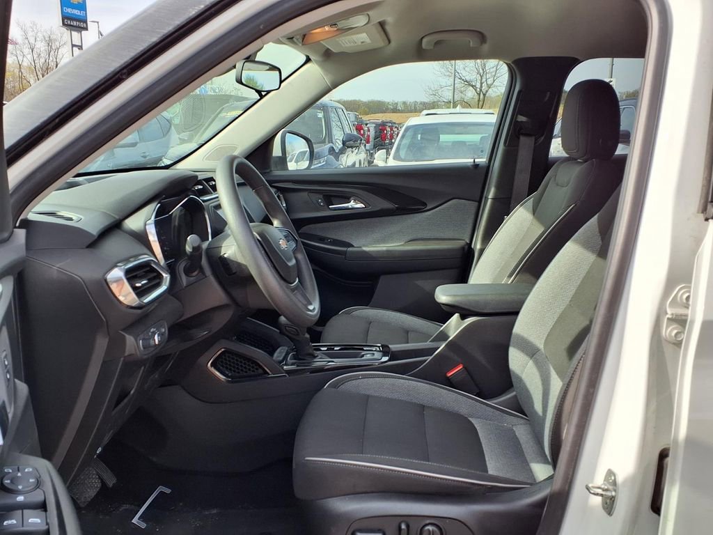 Used 2022 Chevrolet TrailBlazer LT FWD image 19
