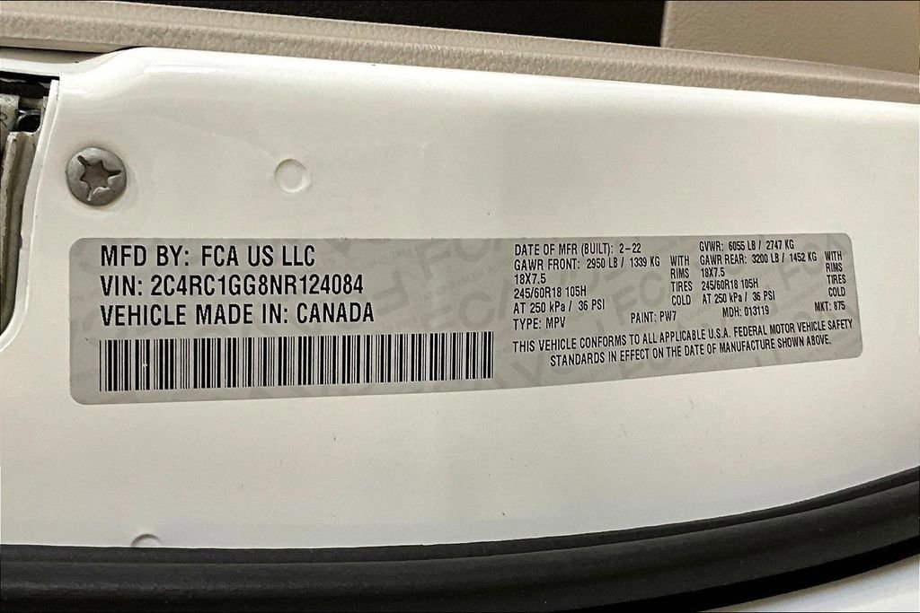 Used 2022 Chrysler Pacifica Limited FWD image 36