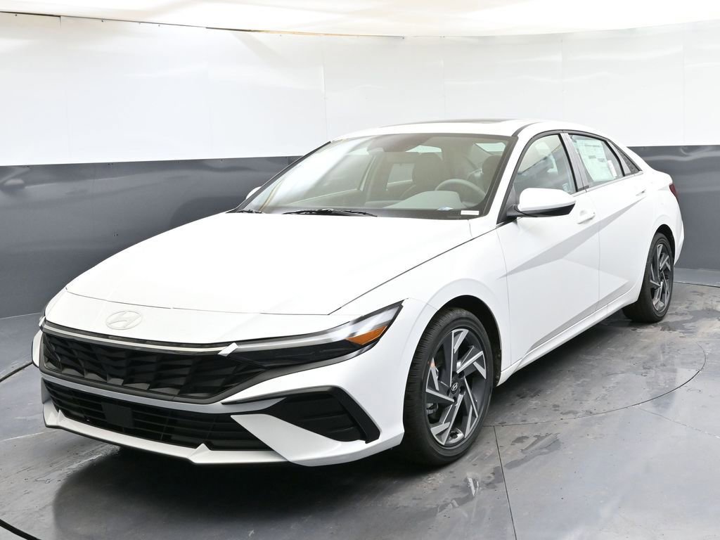 Certified 2025 Hyundai Elantra SEL image 1