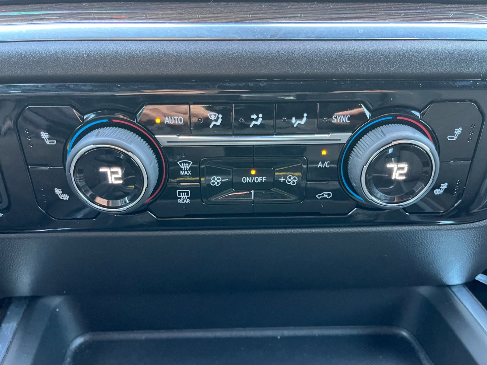 Used 2024 Chevrolet Silverado 2500 LT image 16