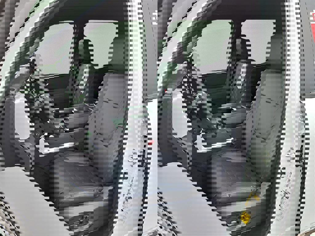 New 2025 Toyota Tundra Platinum AWD/4WD image 4