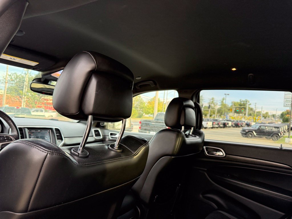Used 2018 Jeep Grand Cherokee Altitude AWD/4WD image 24