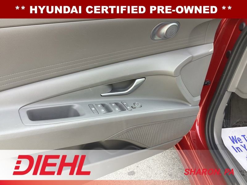 Certified 2023 Hyundai Elantra SE FWD image 16