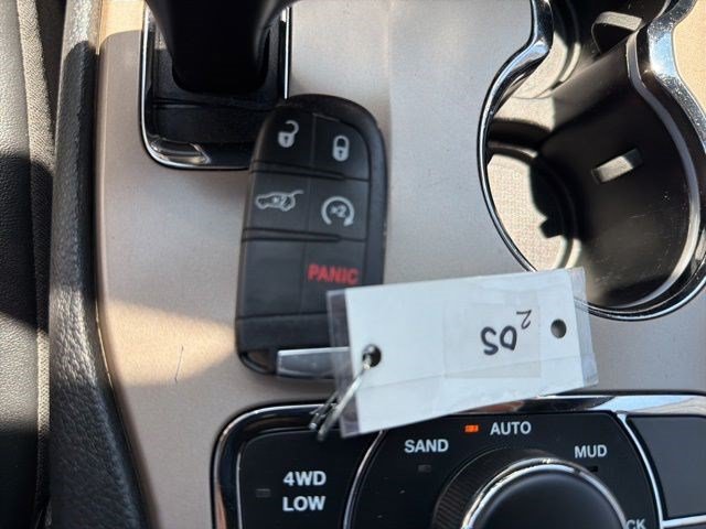 Used 2014 Jeep Grand Cherokee Limited AWD/4WD image 32