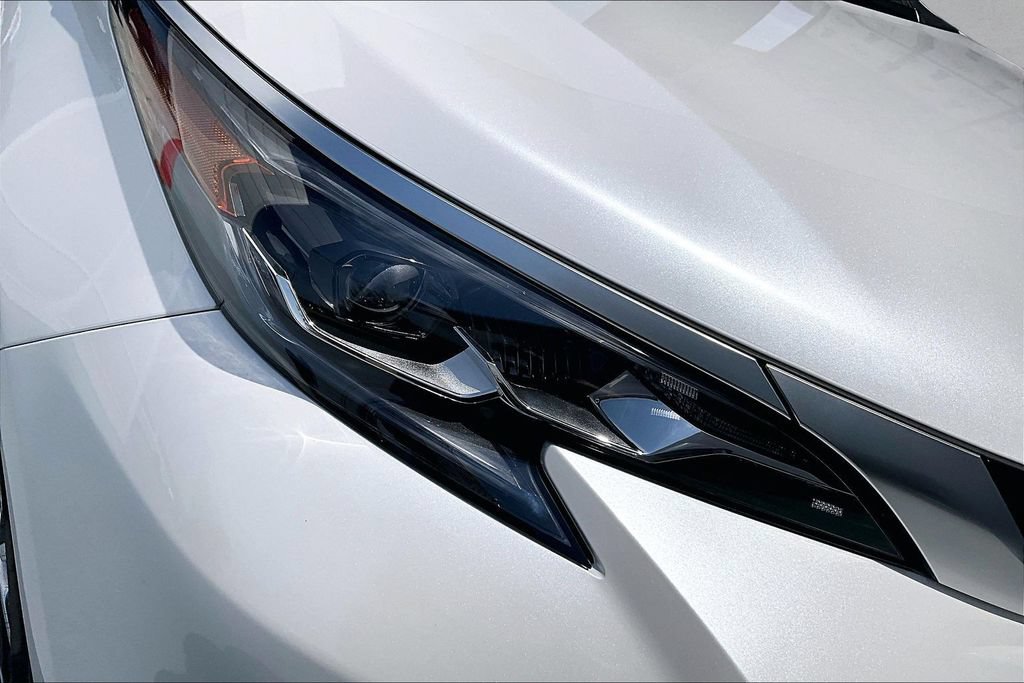 New 2026 Toyota Sienna Platinum AWD/4WD image 24