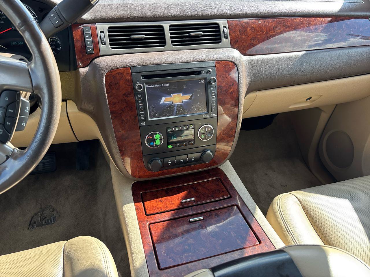 Used 2014 Chevrolet Suburban LTZ AWD/4WD image 15