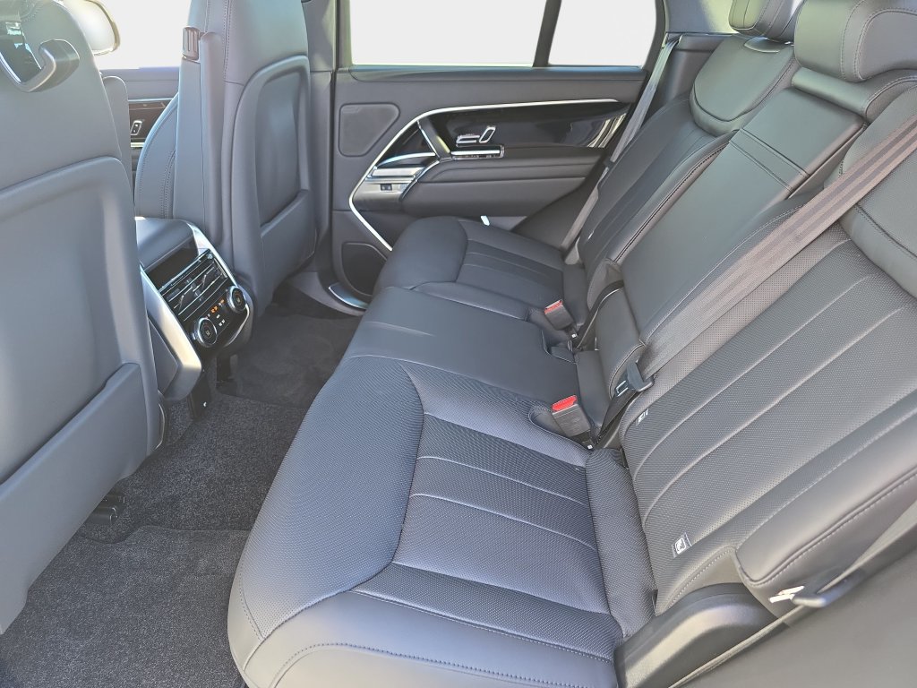 New 2026 Land Rover Range Rover SE AWD/4WD image 16