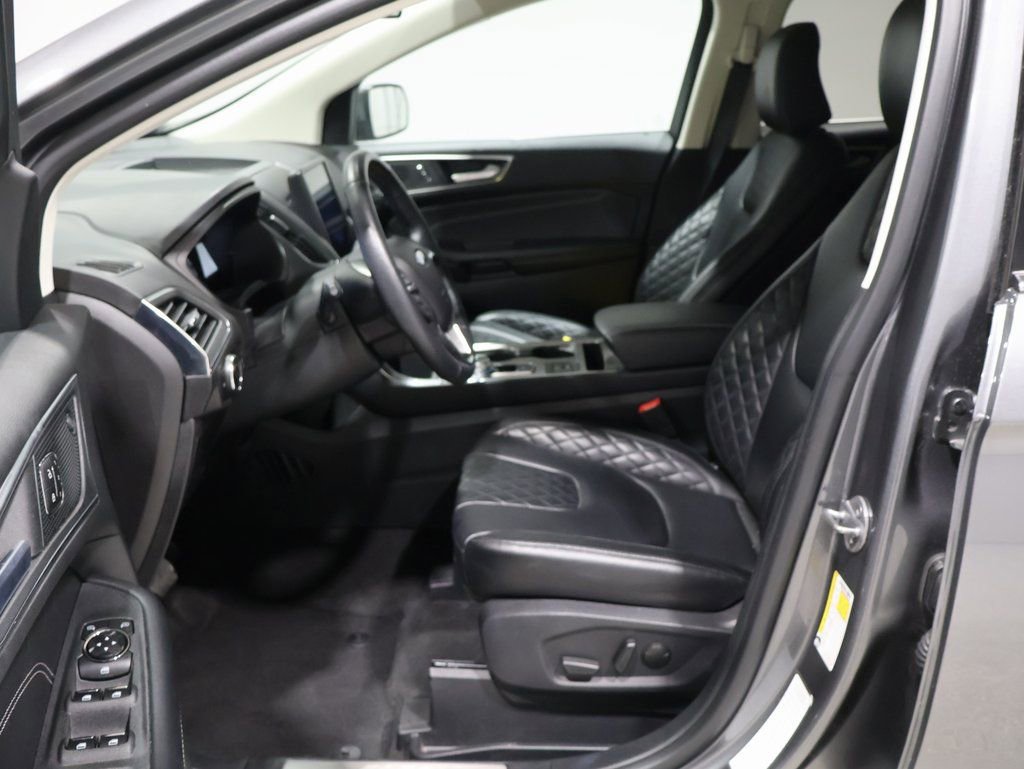 Used 2024 Ford Edge Titanium image 11