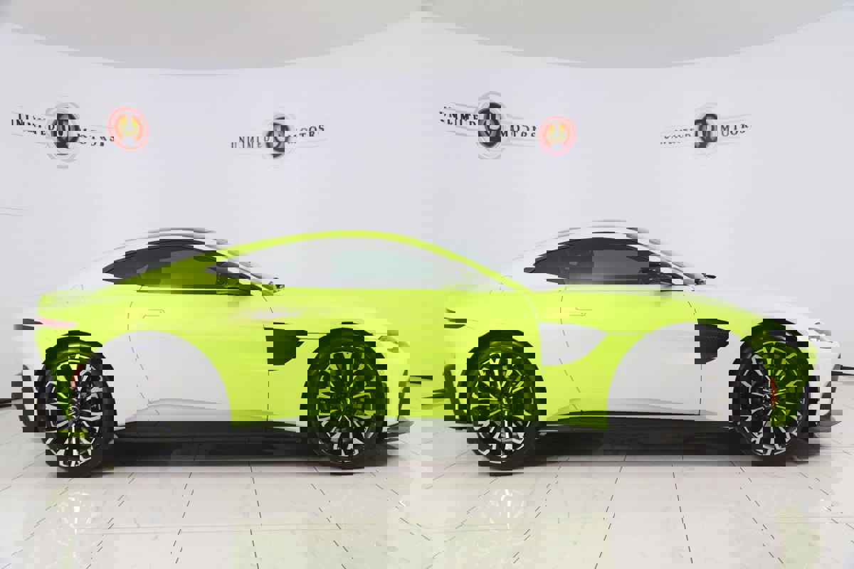 Used 2019 Aston Martin V8 Vantage Coupe RWD image 2