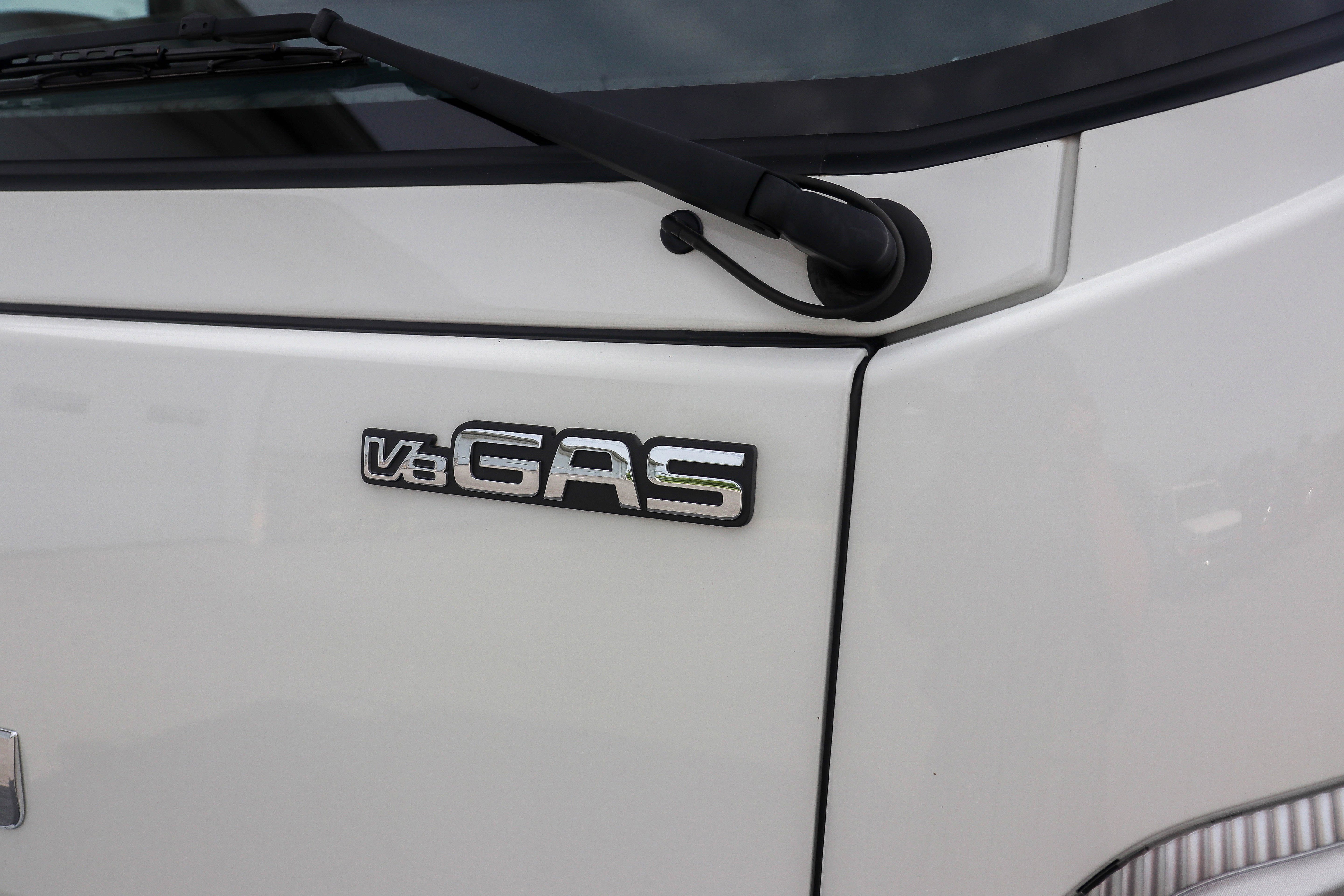 Used 2024 Isuzu NPR image 34