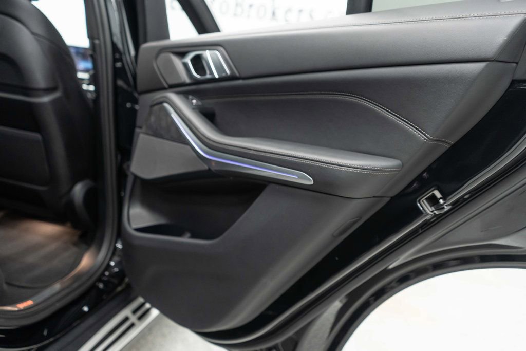 Used 2024 BMW X5 xDrive40i w/ Premium Package image 35