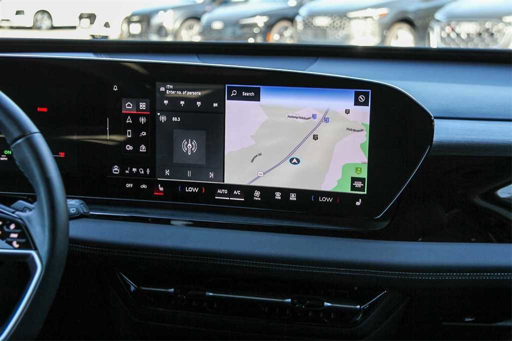 Used 2025 Audi Q6 e-tron Premium w/ Convenience Package image 15