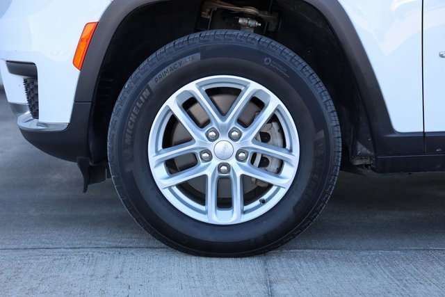 Used 2024 Jeep Grand Cherokee L Laredo w/ Luxury Tech Group I image 9