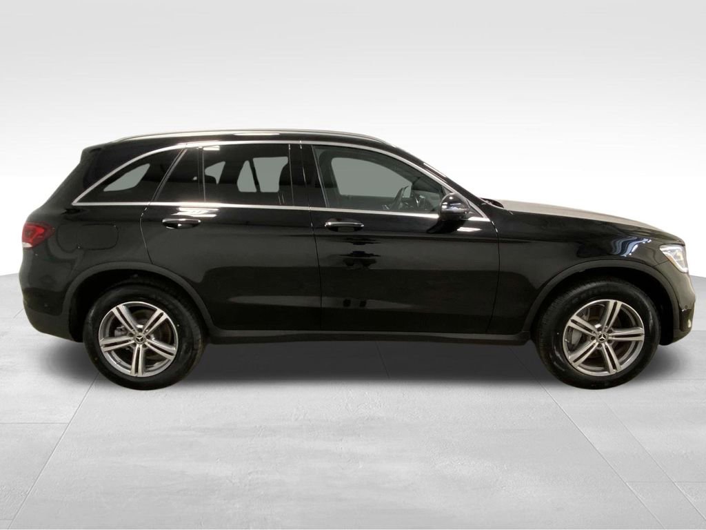 Used 2021 Mercedes-Benz GLC 300 4MATIC w/ Premium Package image 2