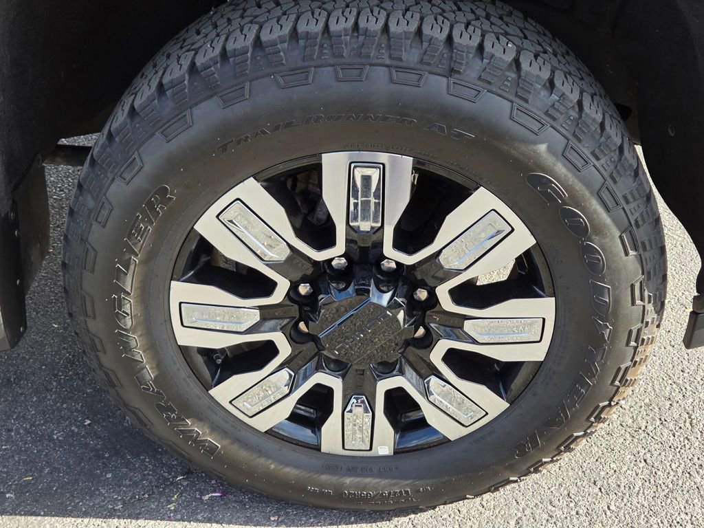 Used 2025 GMC Sierra 2500 Denali w/ Denali Reserve Package AWD/4WD image 9