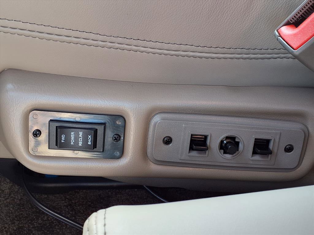 New 2025 GMC Savana 2500 Work Van w/ Driver Convenience Package image 11