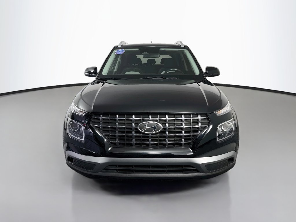 Used 2023 Hyundai Venue SEL FWD image 2