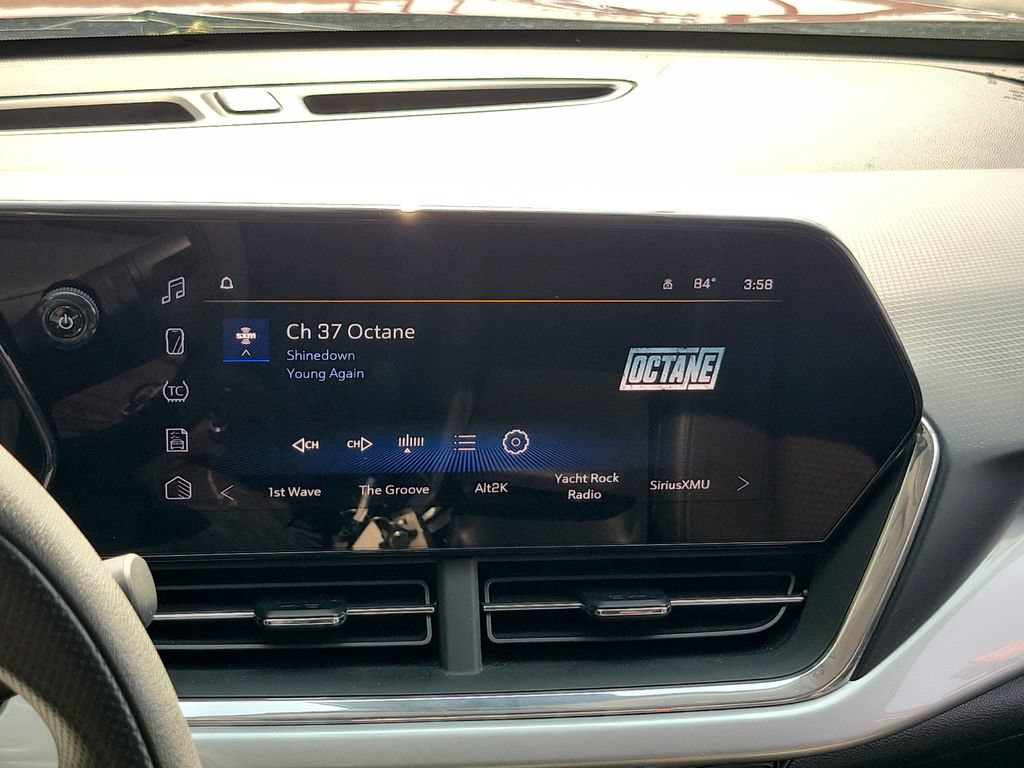 Used 2025 Chevrolet Trax LT FWD image 27