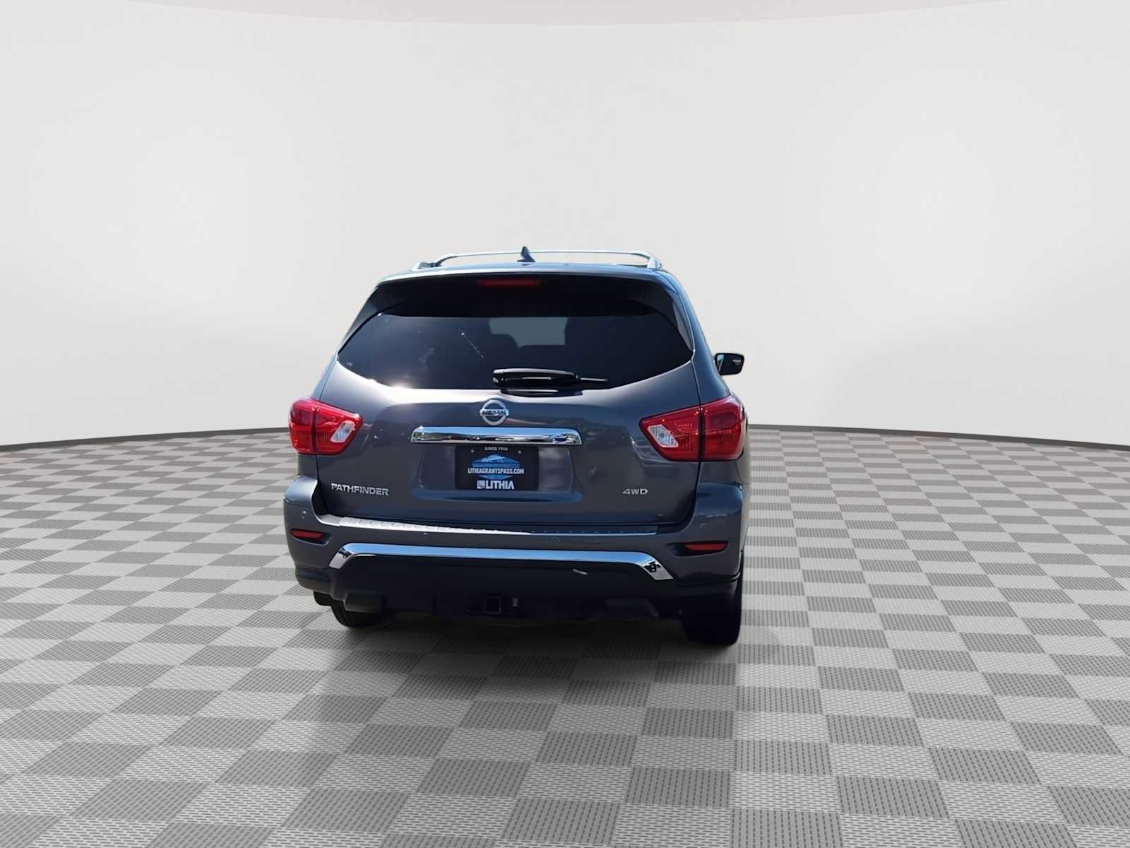 Used 2020 Nissan Pathfinder S AWD/4WD image 7