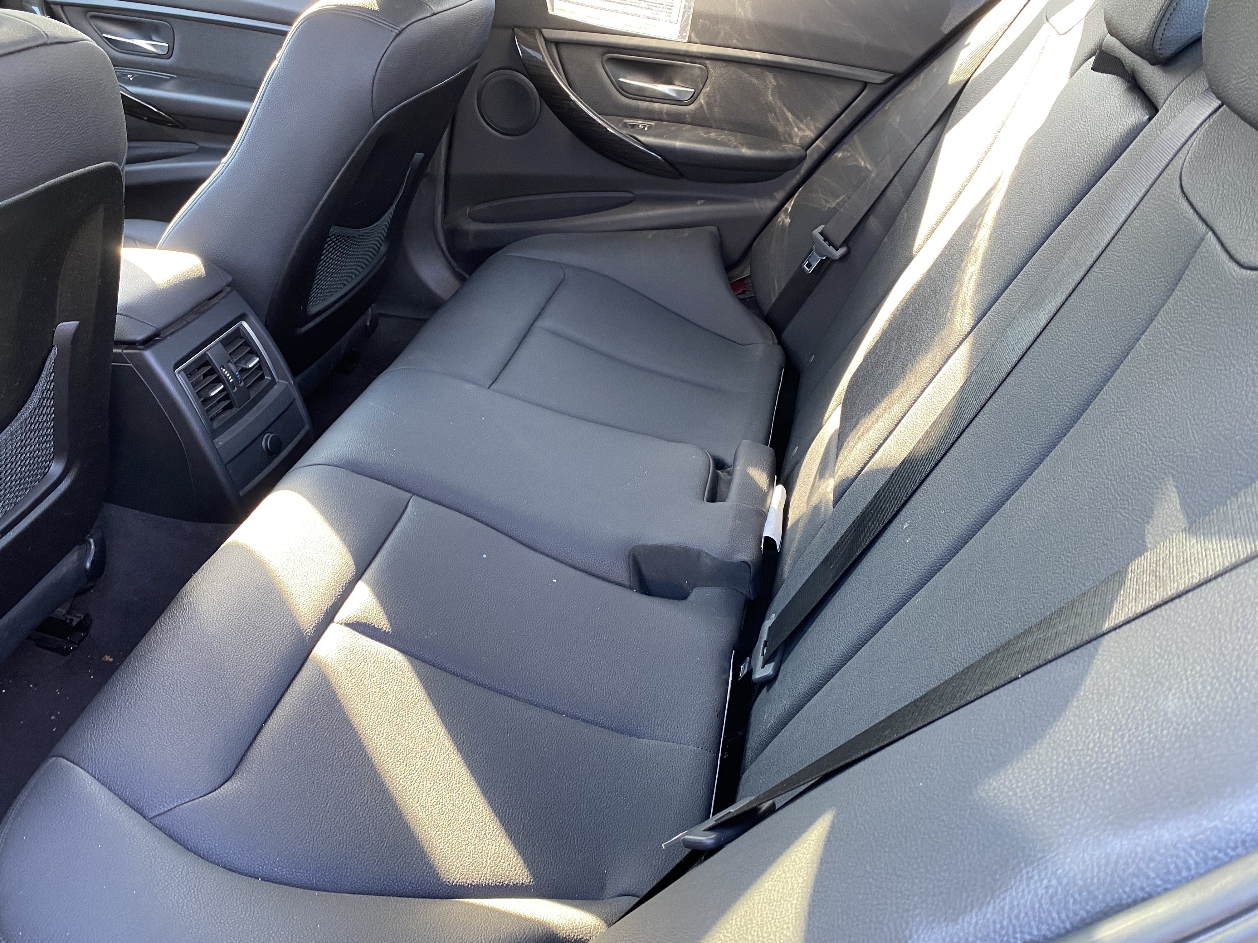 Used 2018 BMW 320i Sedan RWD image 17