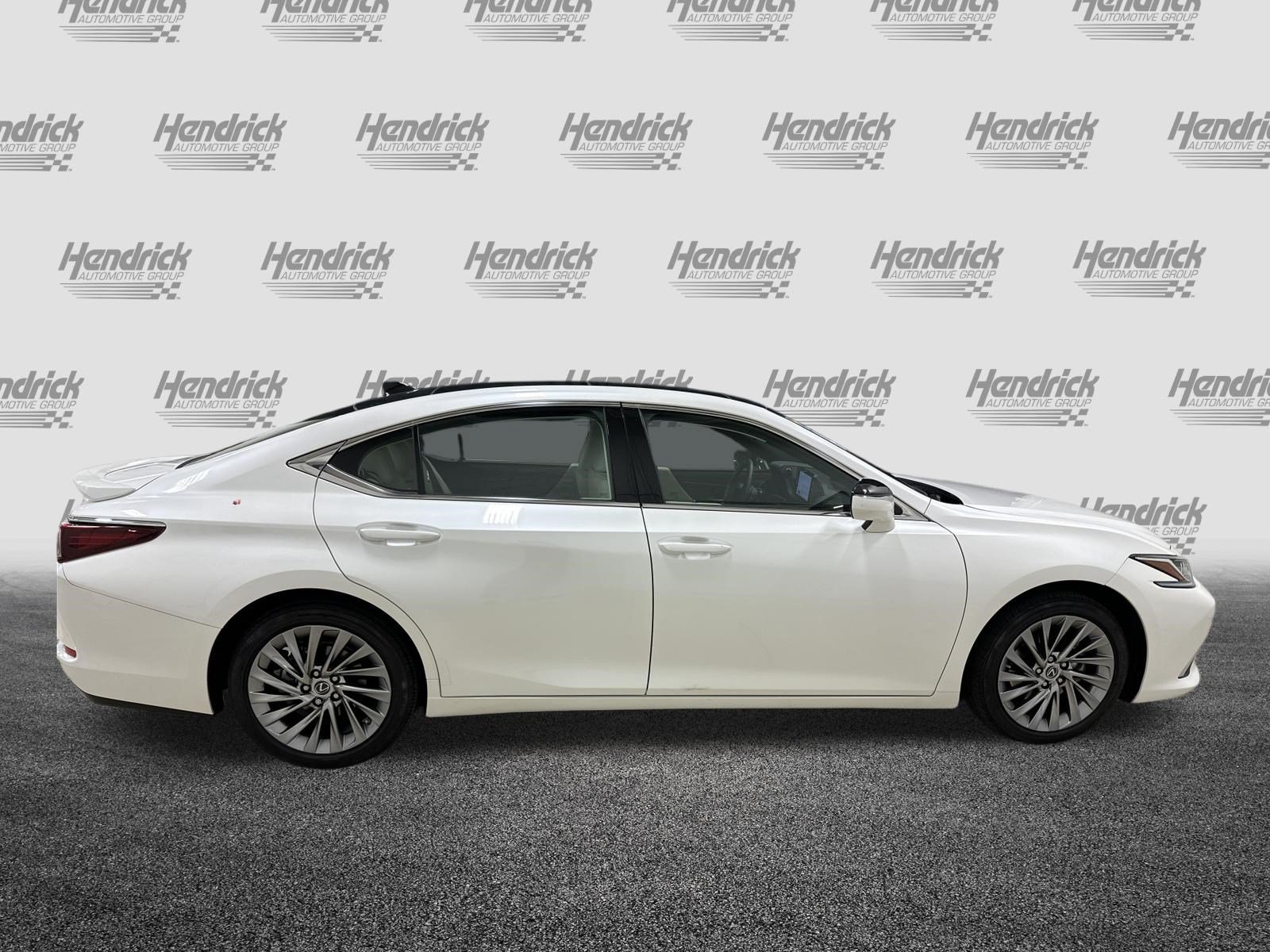 Used 2023 Lexus ES 350 w/ Accessory Package (Z2) FWD image 11