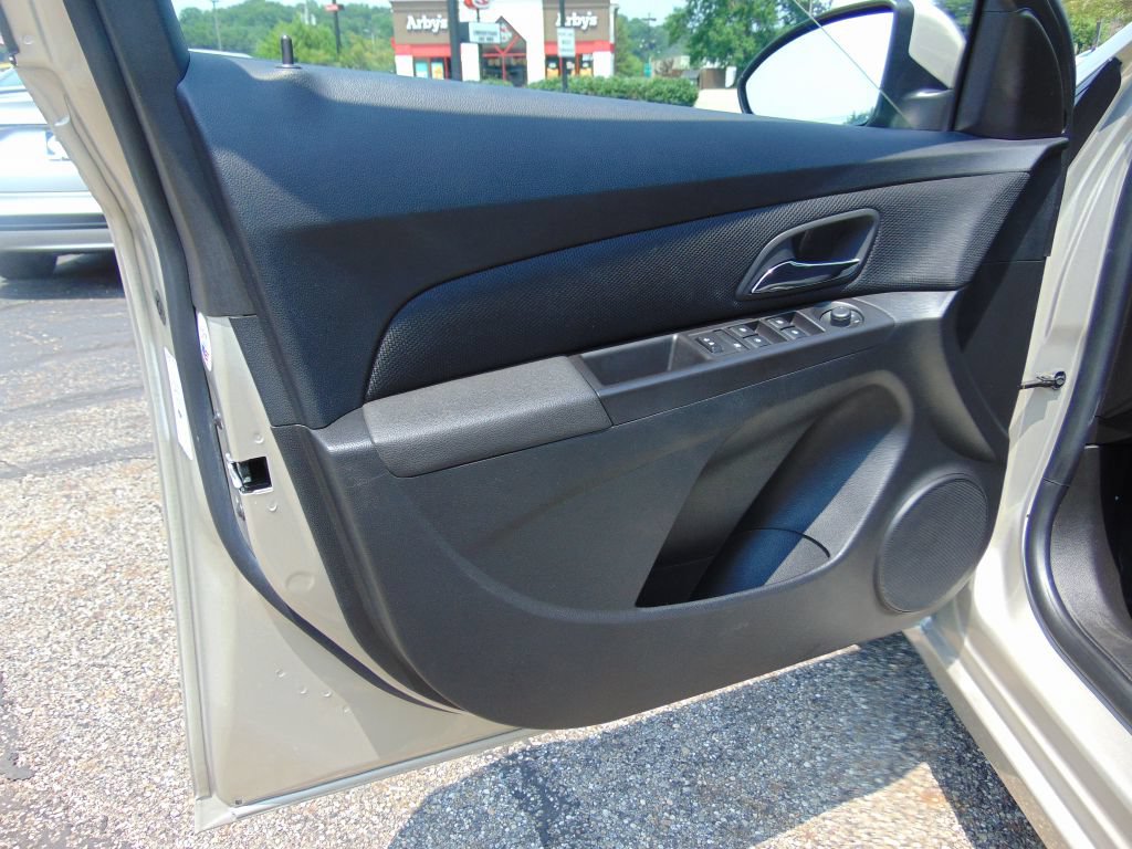 Used 2015 Chevrolet Cruze LT FWD image 20