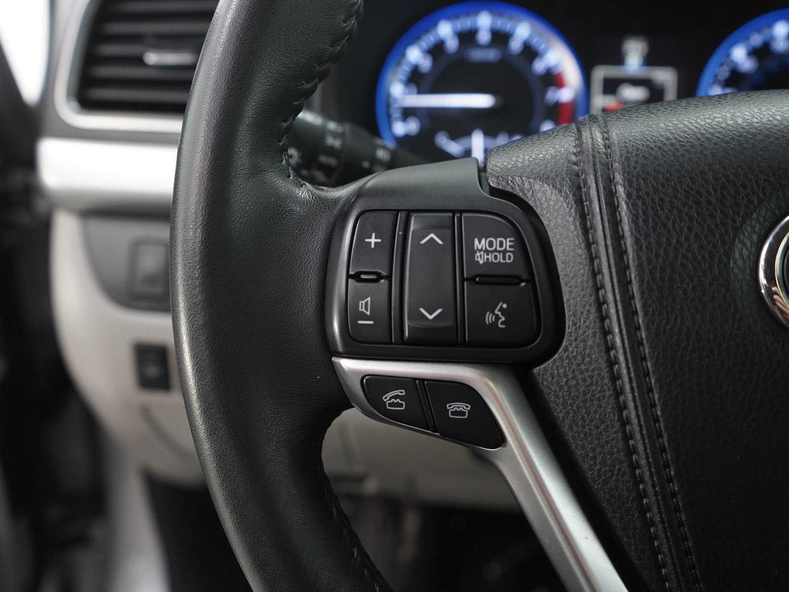 Used 2015 Toyota Highlander XLE AWD/4WD image 27
