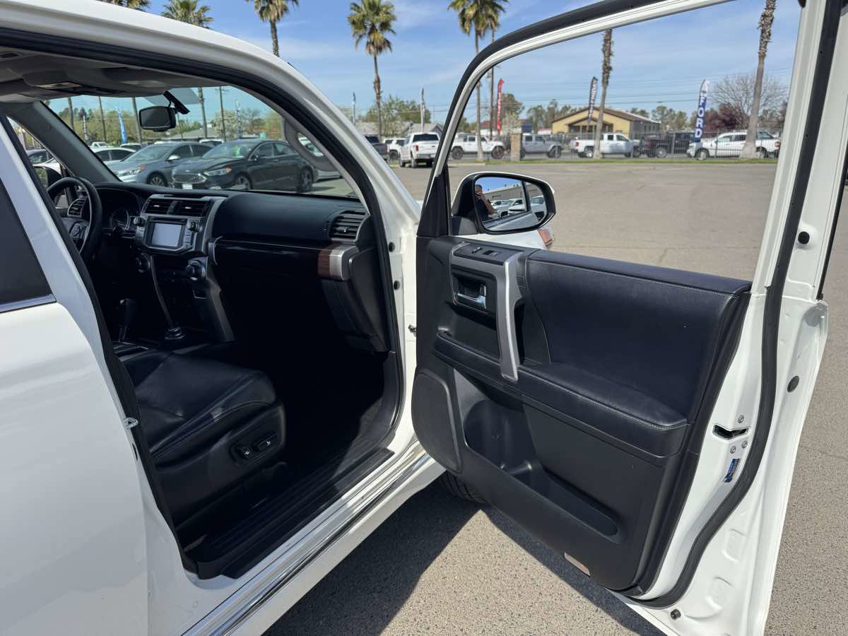 Used 2018 Toyota 4Runner Limited AWD/4WD image 14