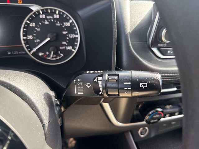 Used 2023 Nissan Rogue SV image 32