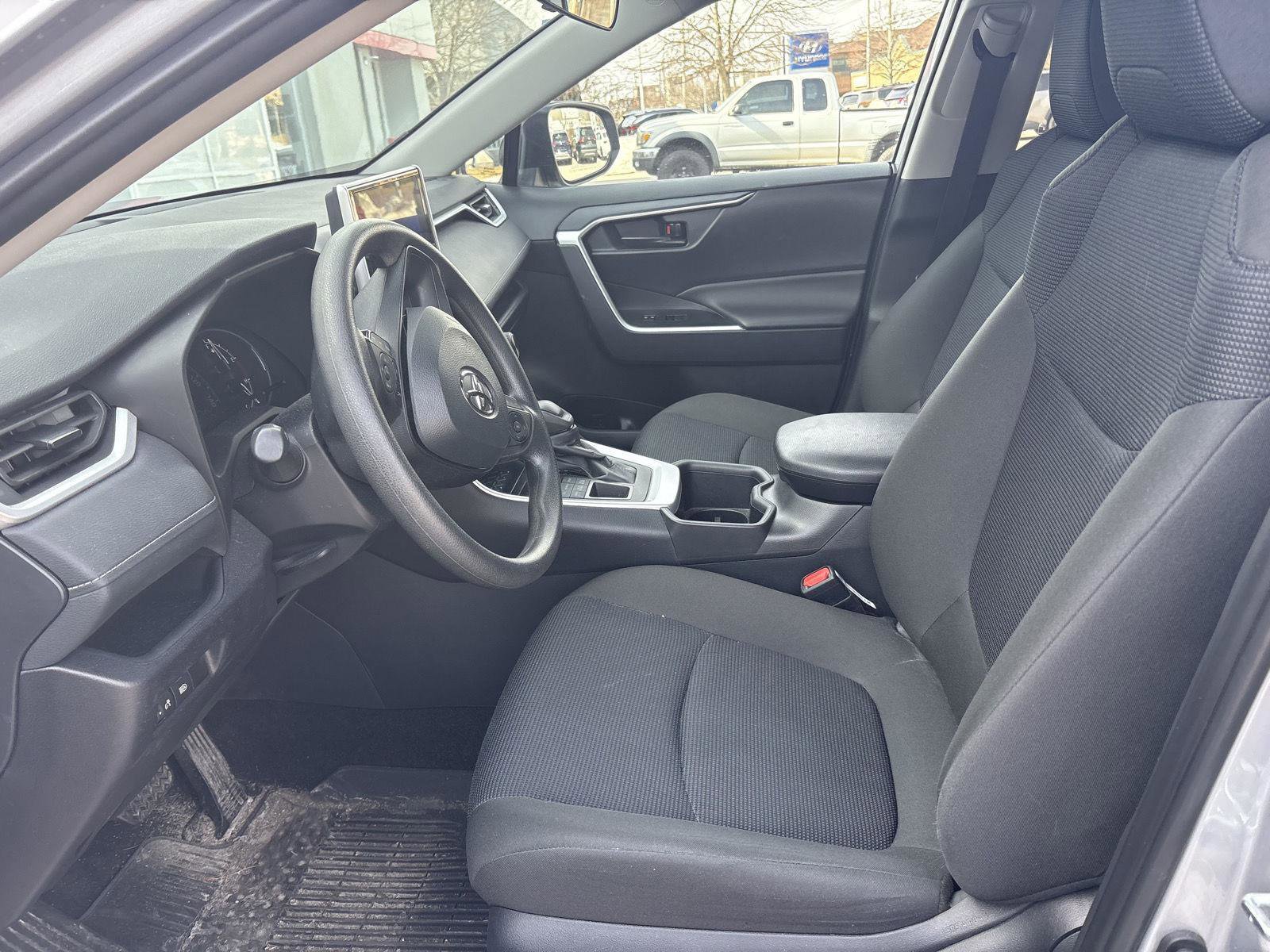 Used 2025 Toyota RAV4 LE image 10