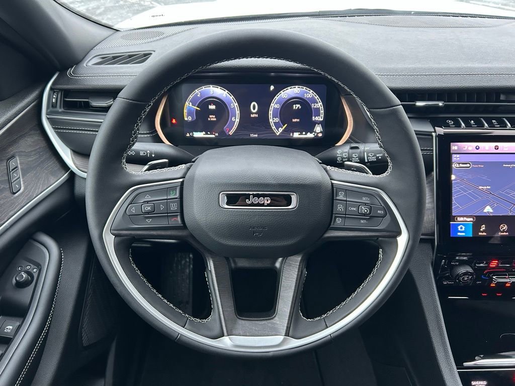 New 2025 Jeep Grand Cherokee Limited image 8