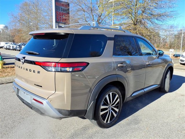 Certified 2024 Nissan Pathfinder Platinum w/ Black Appearance Package image 16