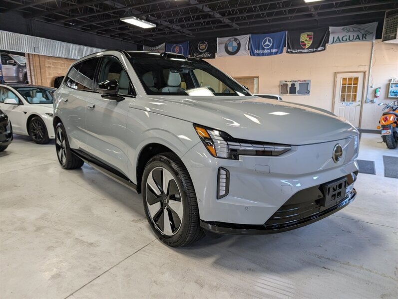 Used 2025 Volvo EX90 Plus AWD/4WD image 1