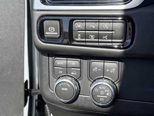 New 2026 GMC Yukon Elevation w/ LPO, Floor Liner Package image 28