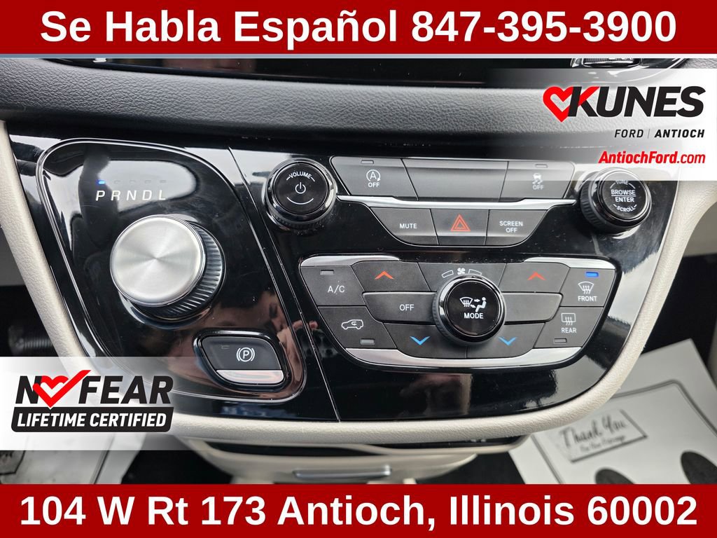 Used 2023 Chrysler Voyager LX image 59