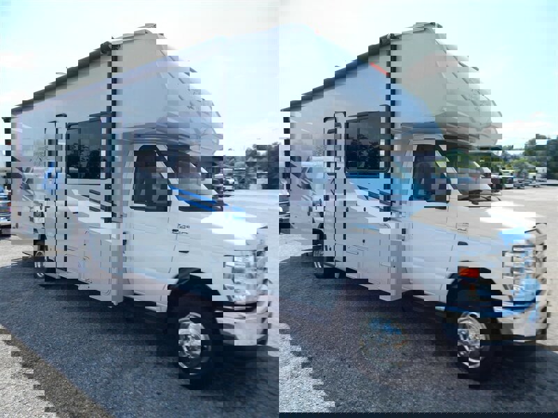 Used 2022 Ford E-450 and Econoline 450 Super Duty w/ Motorhome Prep Package image 2