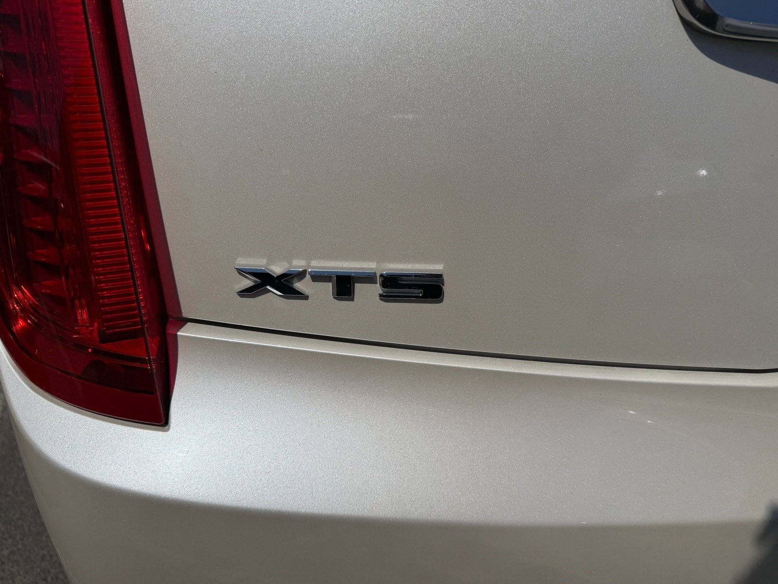 Used 2013 Cadillac XTS Luxury w/ Driver Awareness Package FWD image 7