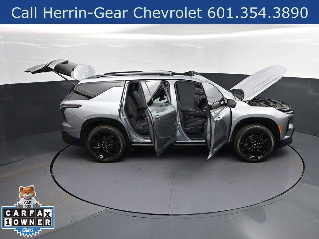Used 2024 Chevrolet Traverse RS image 50