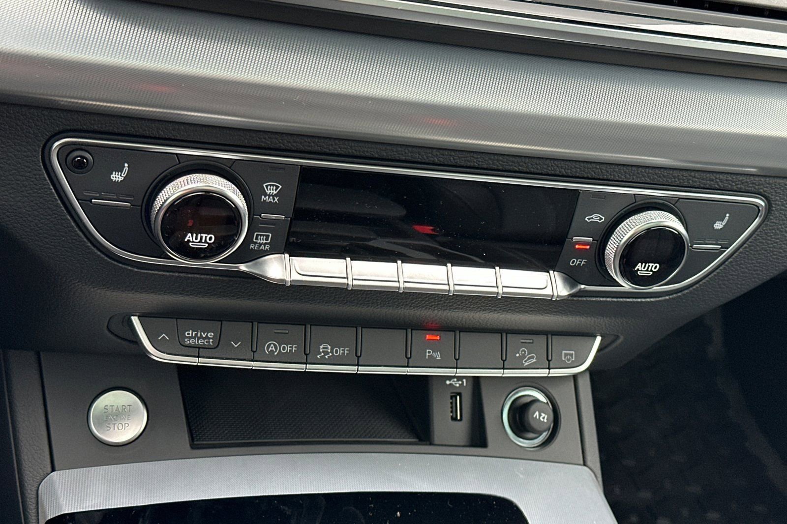 Used 2025 Audi Q5 2.0T Premium w/ Convenience Plus Package image 19