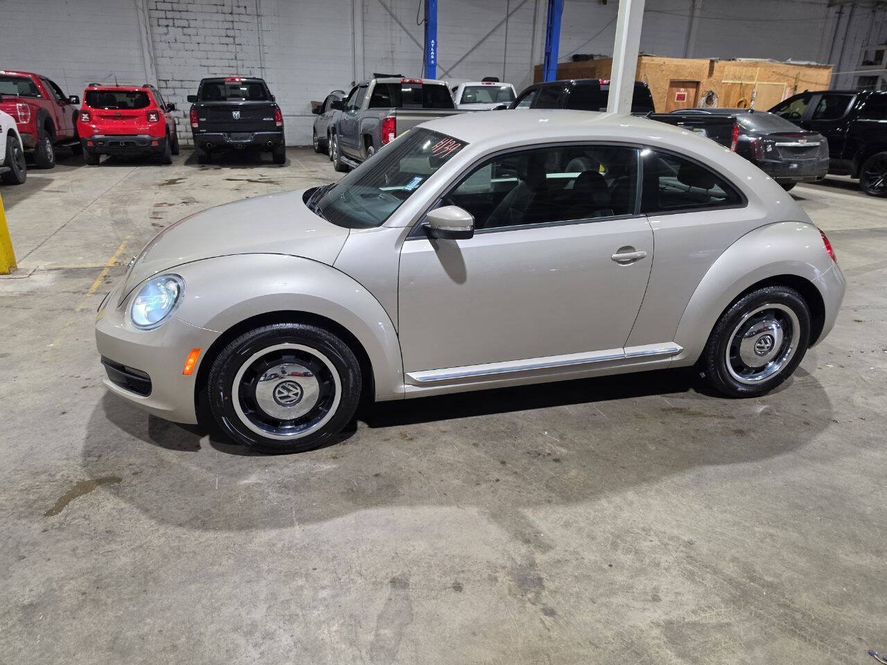 Used 2012 Volkswagen Beetle 2.5 FWD image 3