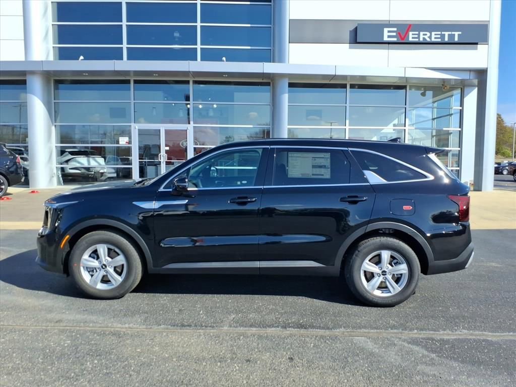 Used 2026 Kia Sorento LX FWD image 4