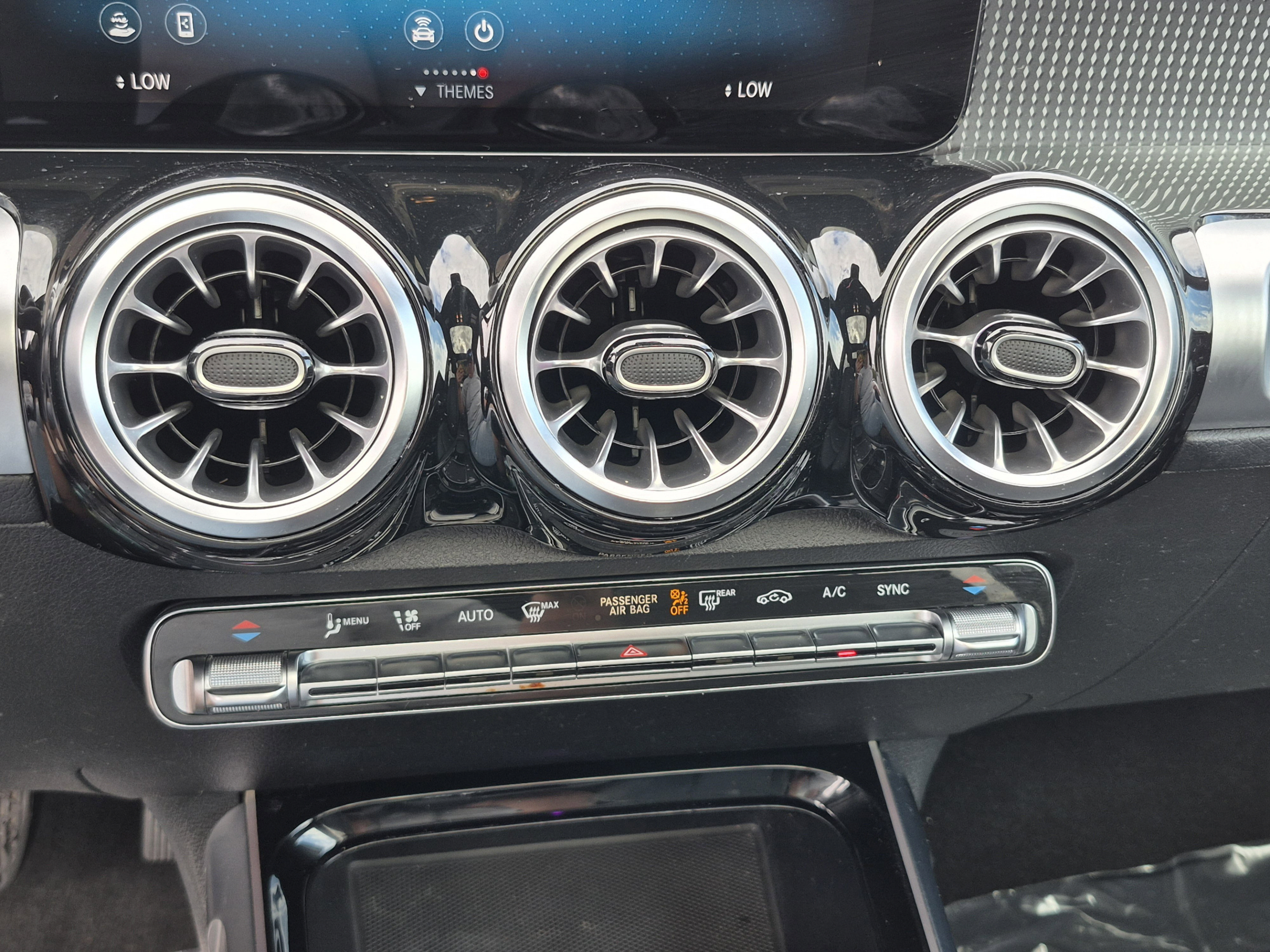 Used 2023 Mercedes-Benz GLB 250 image 28