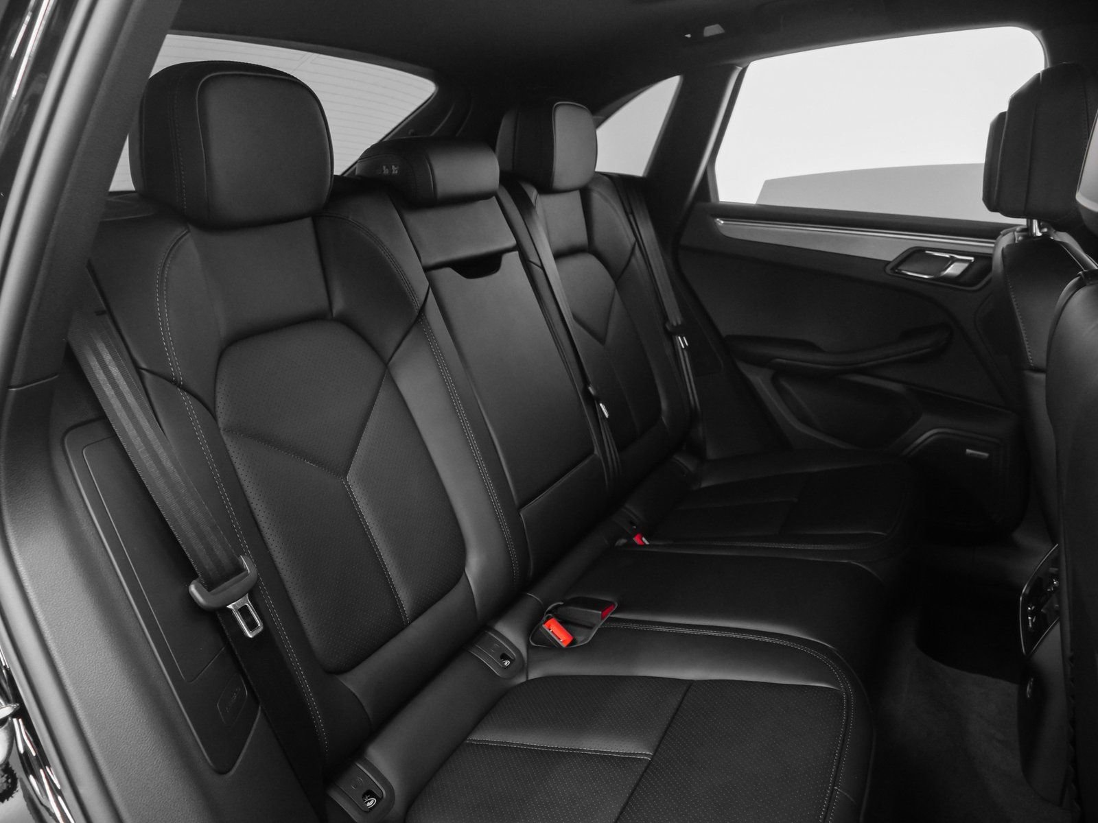 Certified 2025 Porsche Macan image 21