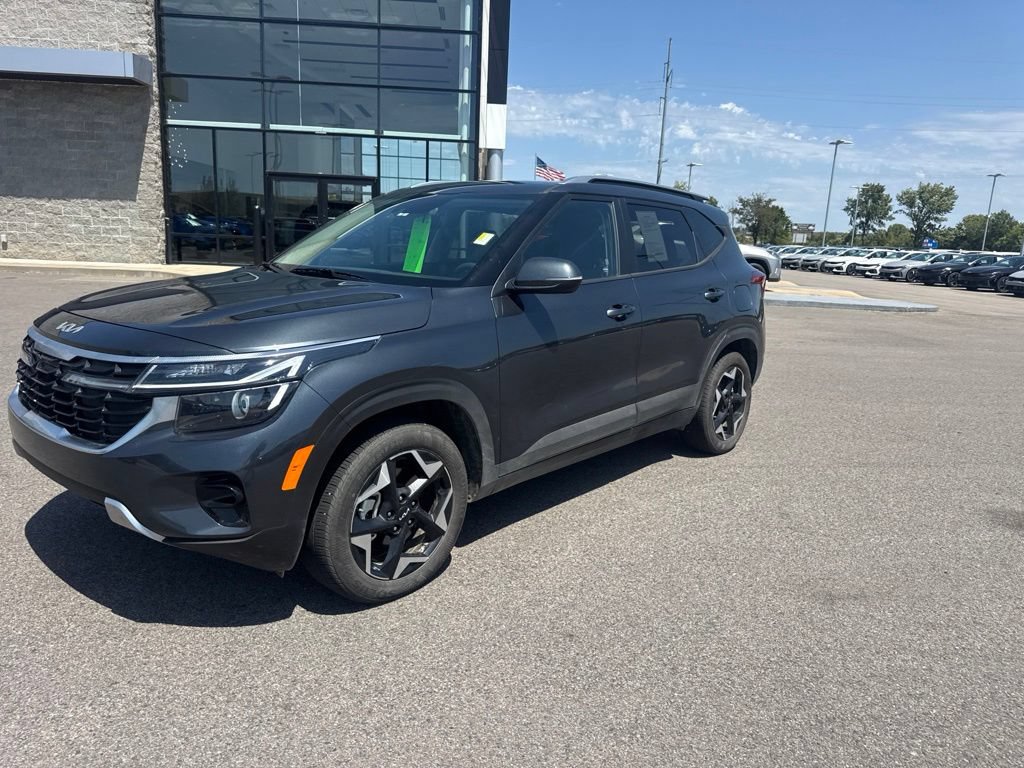 Certified 2025 Kia Seltos S AWD/4WD image 3