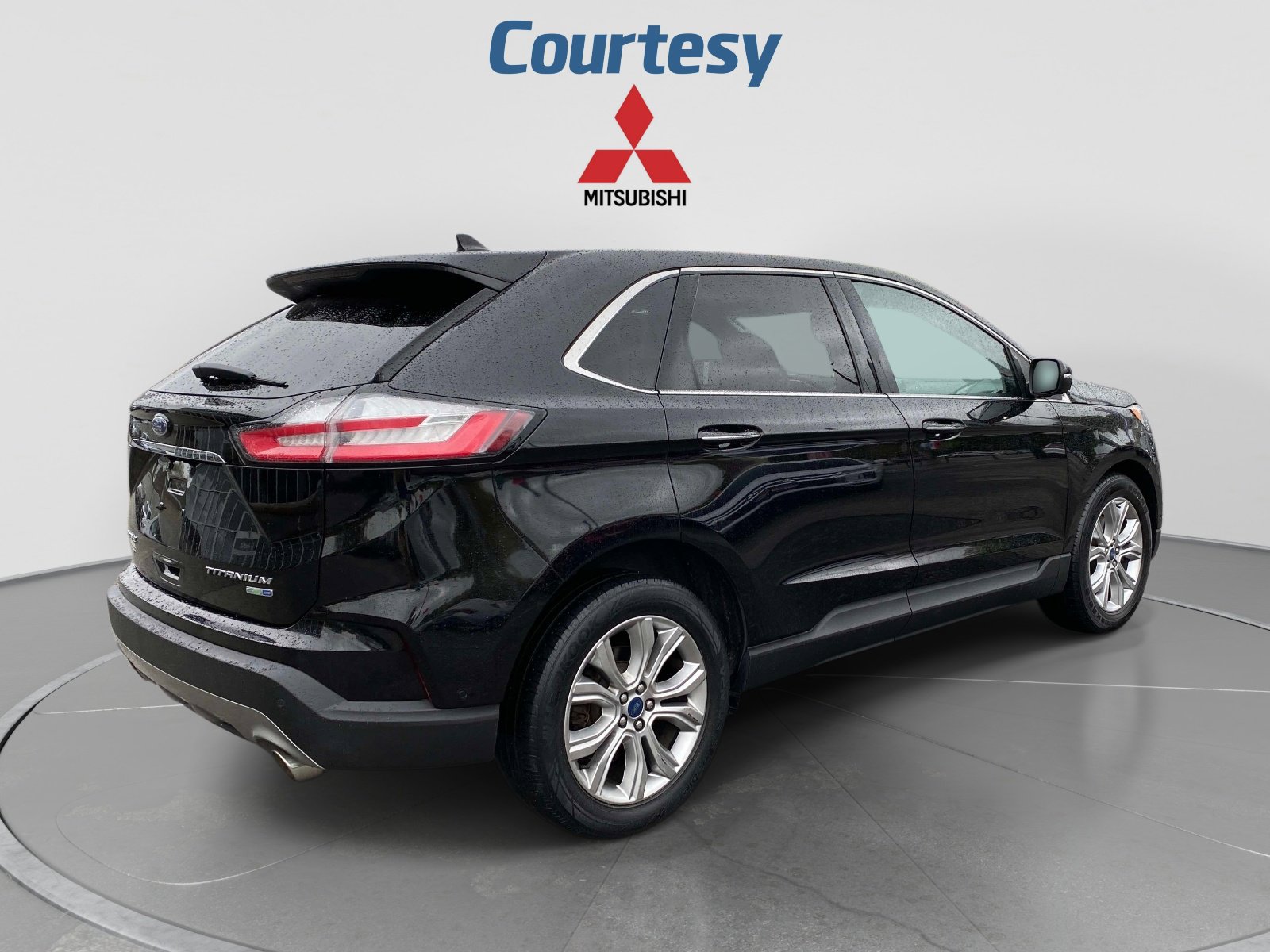 Used 2019 Ford Edge Titanium w/ Equipment Group 301A AWD/4WD image 8
