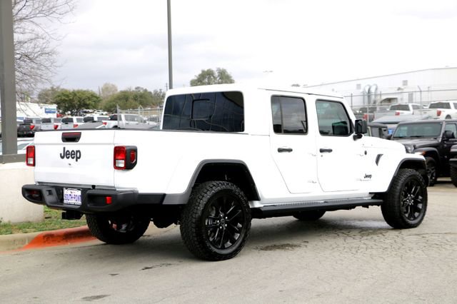 Used 2025 Jeep Gladiator Sport image 5