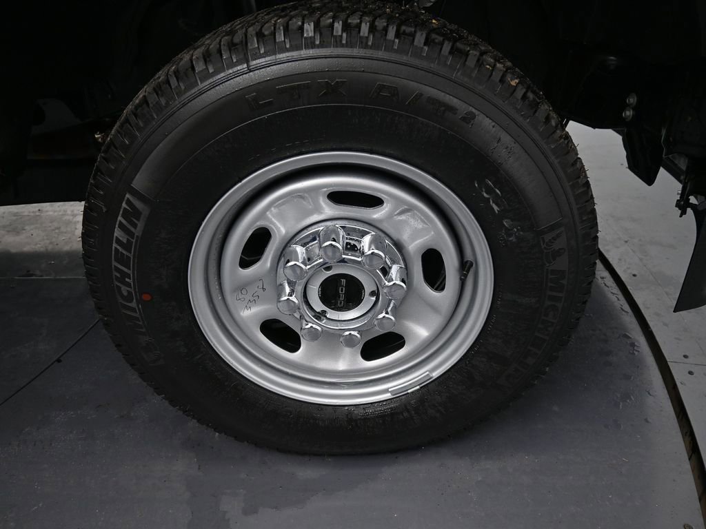 New 2026 Ford F250 XL w/ FX4 Off-Road Package image 22