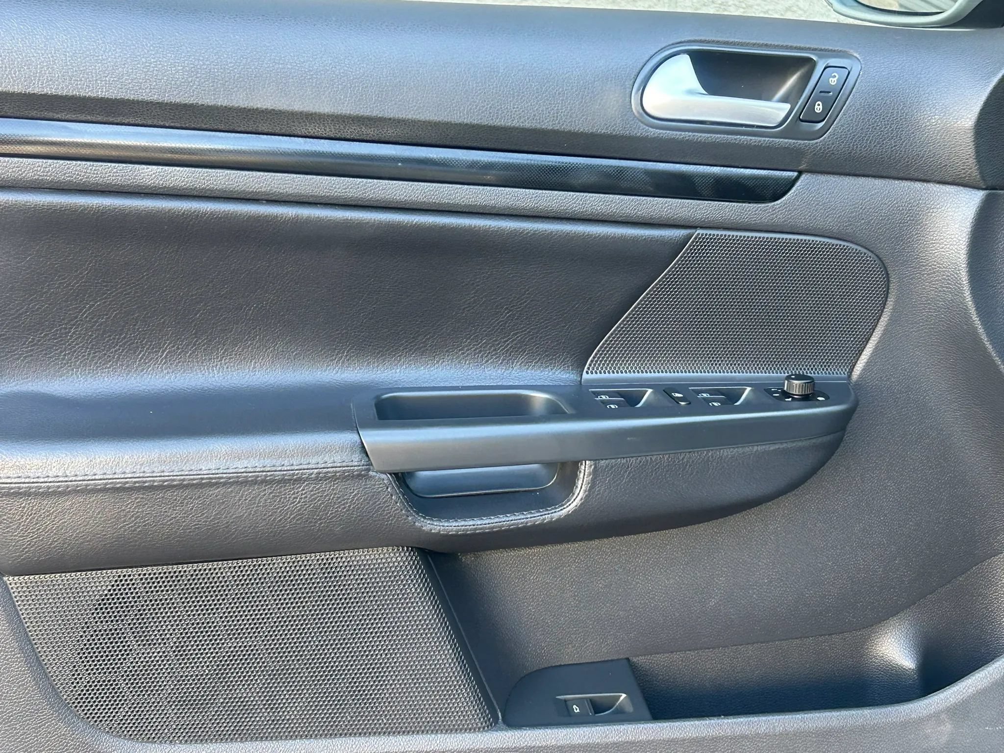 Used 2014 Volkswagen Jetta TDI FWD image 8