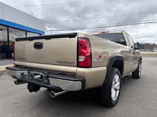 Used 2005 Chevrolet Silverado 1500 LS w/ Light Duty Power Package AWD/4WD image 12