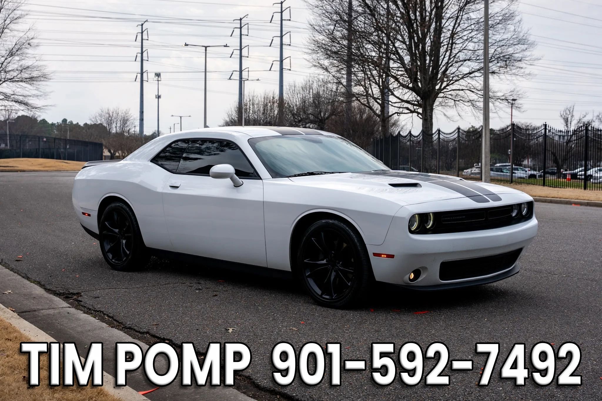 Used 2016 Dodge Challenger SXT w/ Blacktop Package image 4
